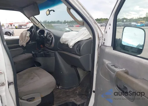 2006 Ford E-250 Commercial/Recreational z USA, uszkodzony, nr VIN 1FTNE24W76HB11513